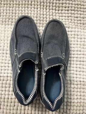DayFive Men's Slip-On Canvas Loafers in Navy with Striped Trim